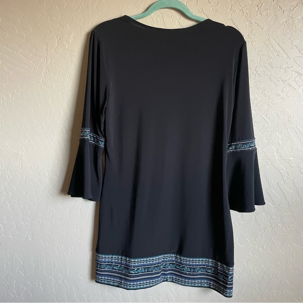 White House Black Market WHBM Petite‎ Bell Sleeve Matte Jersey Embroidered - Picture 3 of 8